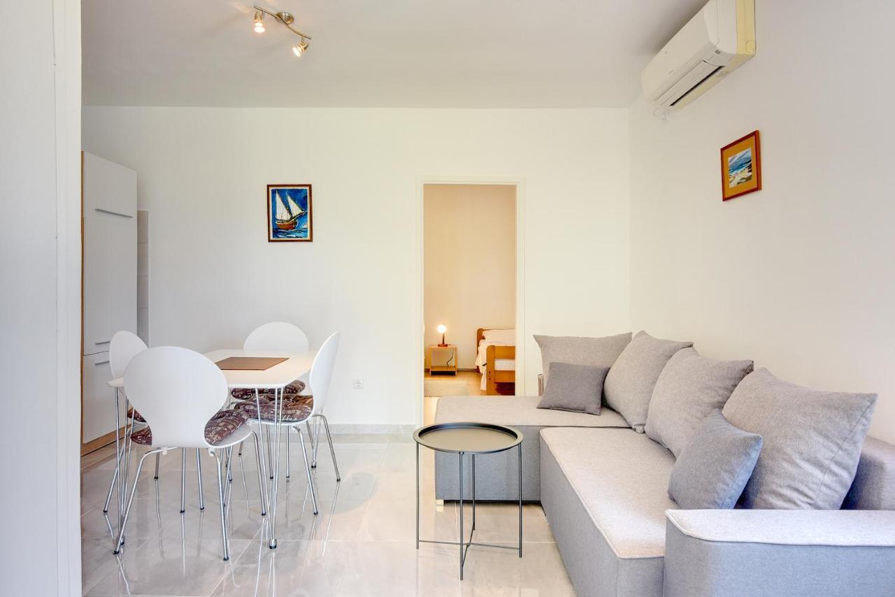 Apartments Aldo บานโจเล ภายนอก รูปภาพ