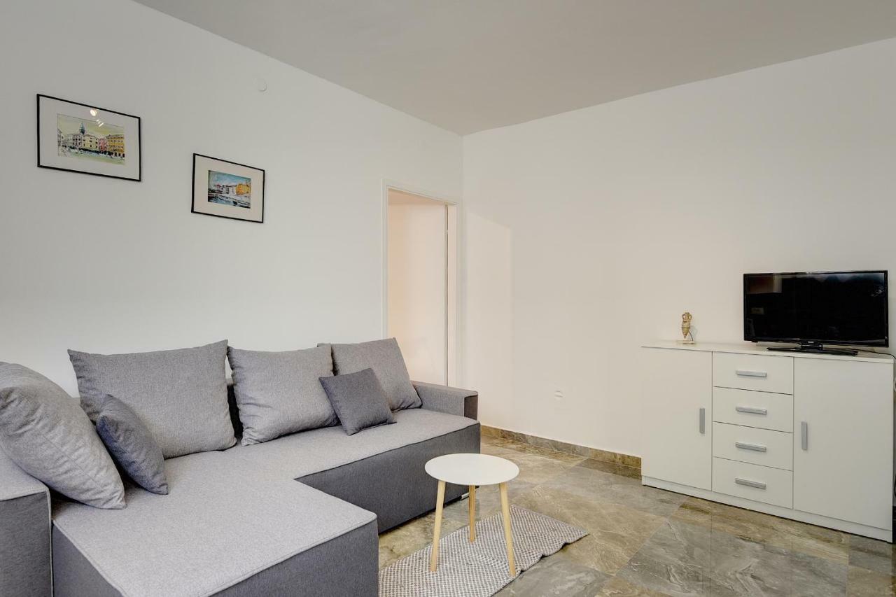 Apartments Aldo บานโจเล ภายนอก รูปภาพ